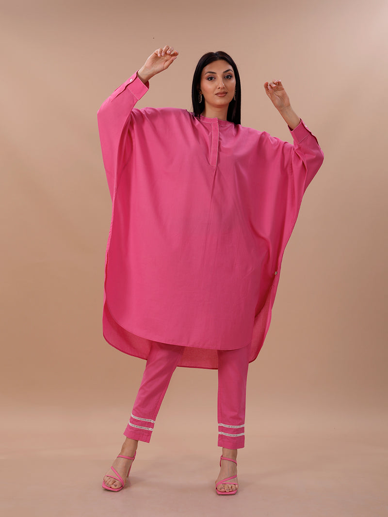 Pink Cotton Loose Fit Kurta With Contrast Stitch Paired With Straight Pants With Lace Inserts.