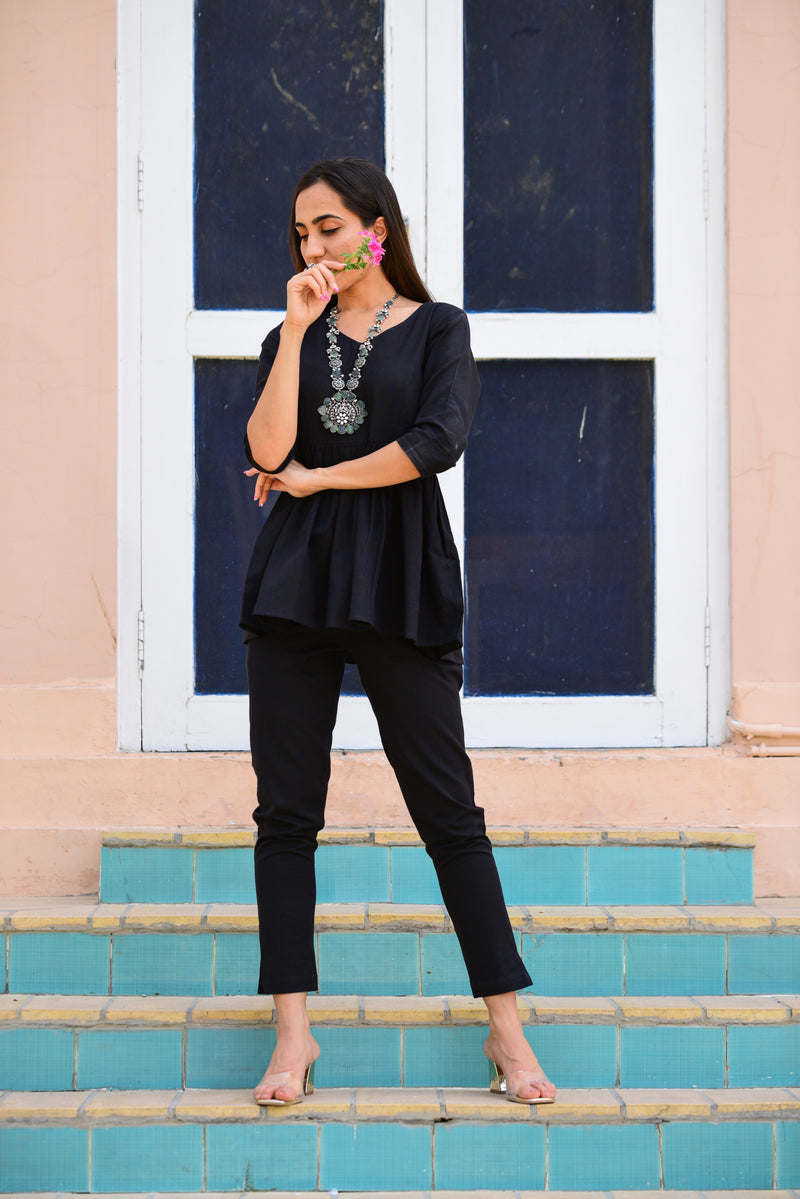 How to Wear Black Blouse Best 15 Outfit Ideas for Ladies  FMagcom